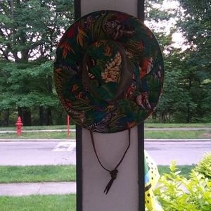 Dorfman pacific sun hat jungle themed size m